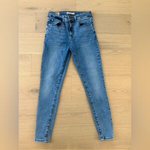 Levi's Women's Skinny Jeans in Blue